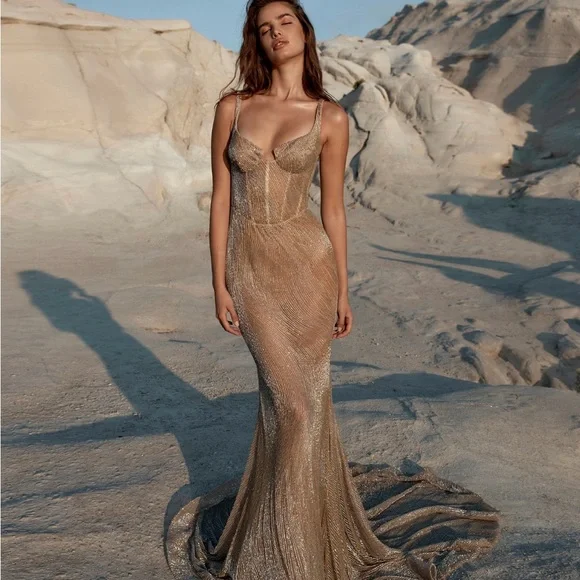 KHYA NWT dress Size 4 never altered - Picture 4 of 4